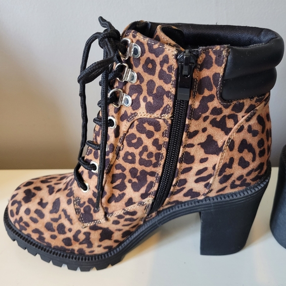 Torrid Leopard Lace Up Hiker Bootie, BNWT, Size 8 - Picture 5 of 12